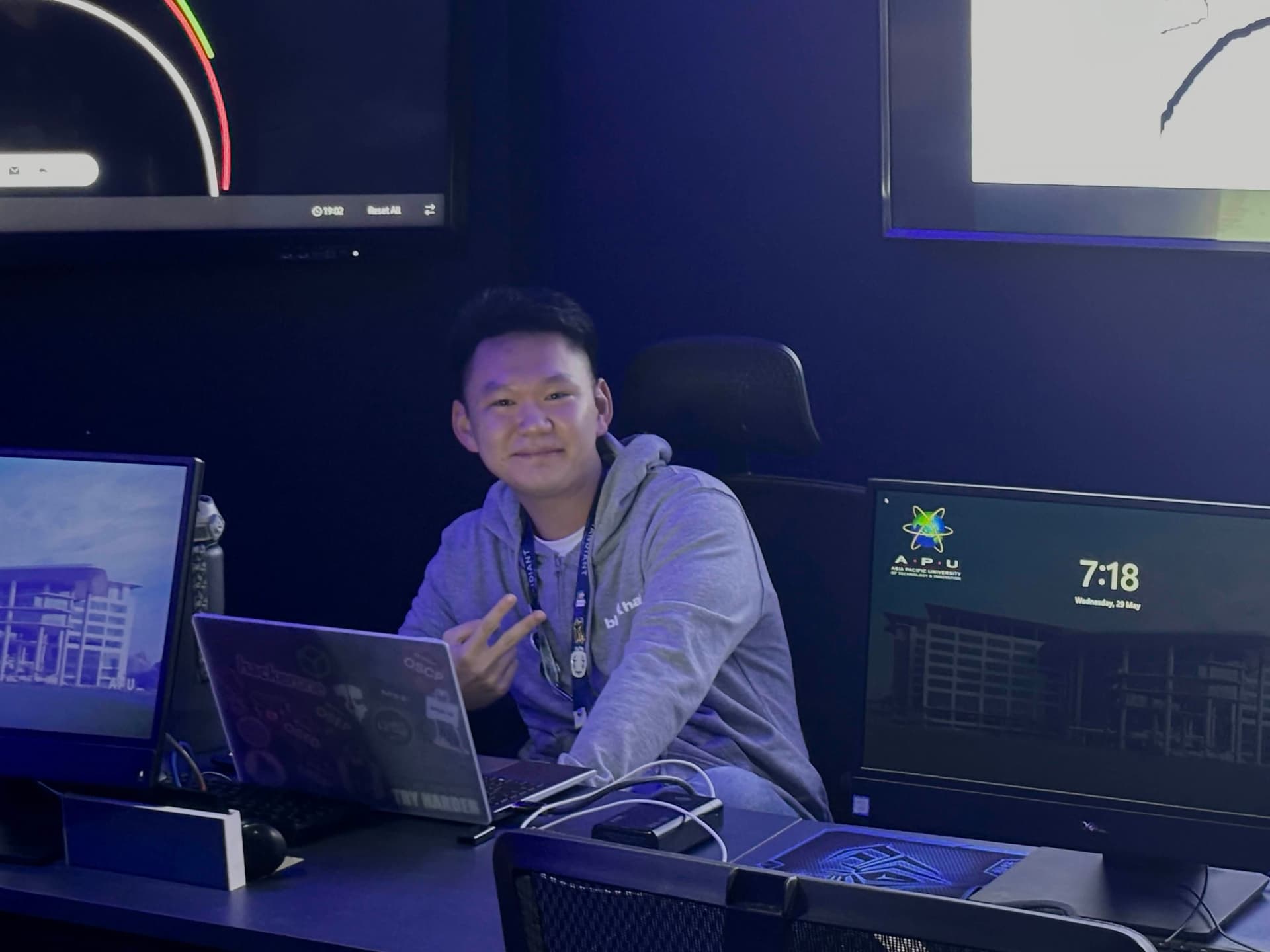 Zach Wong (zachwong_02)